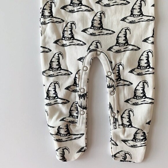 NWT Kate Quinn Organic Cotton Witch Hat Baby Footie 0-3 3-6 6-9 Months - Picture 3 of 6
